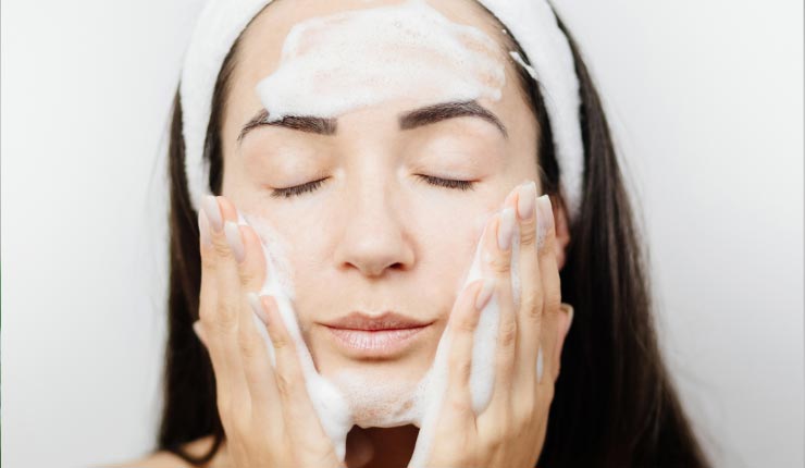 آیا پاکسازی برای پوست مفید است 