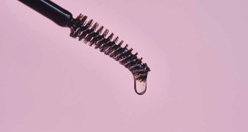 طرز استفاده از روغن تخم کدو برای مژه